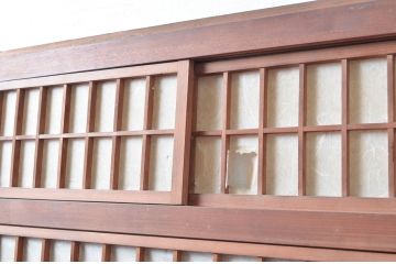 アンティーク建具　上手物!!　変わり型　小窓付きで使い勝手の良い裏障子付き格子戸1枚(引き戸、障子戸)(R-080443)