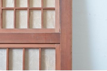 アンティーク建具　上手物!!　変わり型　小窓付きで使い勝手の良い裏障子付き格子戸1枚(引き戸、障子戸)(R-080443)