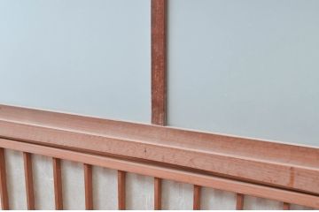 アンティーク建具　上手物!!　変わり型　小窓付きで使い勝手の良い裏障子付き格子戸1枚(引き戸、障子戸)(R-080443)