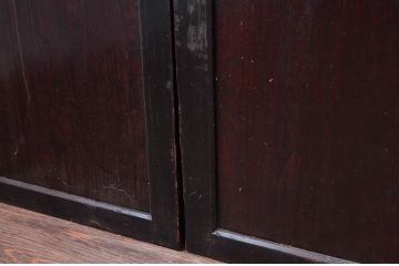 アンティーク建具　いぶされた味わいが魅力的な漆塗り板戸4枚セット(引き戸)(R-080444)