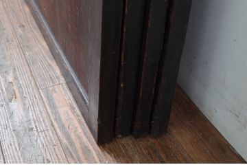 アンティーク建具　いぶされた味わいが魅力的な漆塗り板戸4枚セット(引き戸)(R-080444)