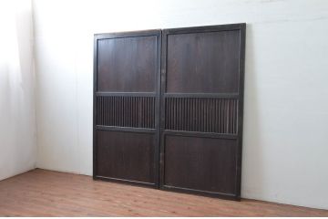 中古　希少　無双窓付き　和モダンの空間にもぴったりの格子帯戸2枚セット(引き戸、格子戸、板戸、建具)(R-080446)