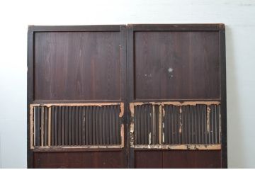 中古　希少　無双窓付き　和モダンの空間にもぴったりの格子帯戸2枚セット(引き戸、格子戸、板戸、建具)(R-080446)