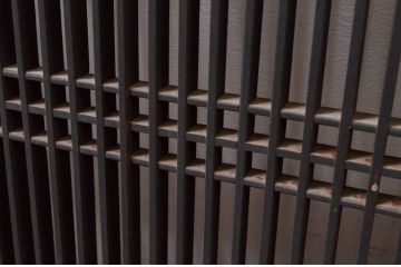 アンティーク建具　上手物　整然と並んだ格子が美しい筬欄間1枚(オサランマ、明り取り)(R-080455)