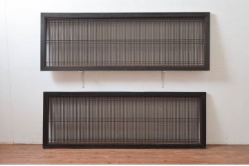 アンティーク建具　整然と並ぶ格子が目を惹く大きく立派な筬欄間2枚セット(明かり取り、明り取り、オサランマ、おさらんま、格子欄間)(R-080461)