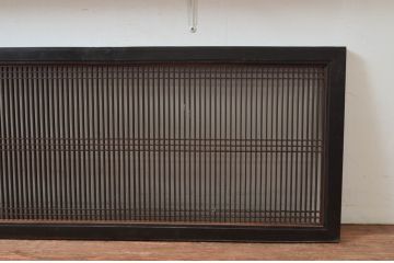 アンティーク建具　整然と並ぶ格子が目を惹く大きく立派な筬欄間2枚セット(明かり取り、明り取り、オサランマ、おさらんま、格子欄間)(R-080461)