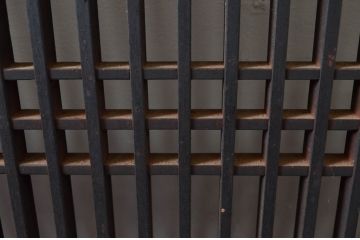 アンティーク建具　整然と並ぶ格子が目を惹く大きく立派な筬欄間2枚セット(明かり取り、明り取り、オサランマ、おさらんま、格子欄間)(R-080461)