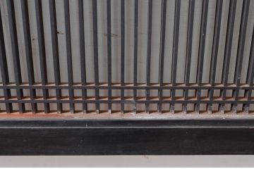 アンティーク建具　整然と並ぶ格子が目を惹く大きく立派な筬欄間2枚セット(明かり取り、明り取り、オサランマ、おさらんま、格子欄間)(R-080461)