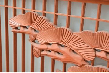 アンティーク建具　松に鶴の彫刻入り　片面ガラスの筬欄間1枚(明かり取り、明り取り、オサランマ、おさらんま、格子欄間)(R-080465)