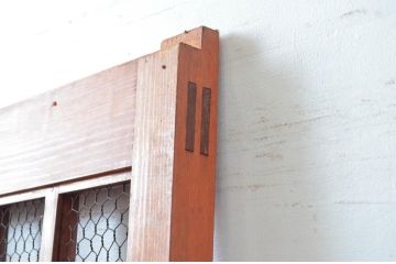 アンティーク建具　希少サイズ　上手物!!　細かな狐格子(升目格子)が魅力的な蔵戸1枚(きつね格子、マス目格子、引き戸、格子戸、玄関戸)(R-080467)