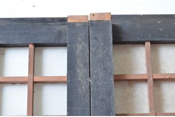 アンティーク建具　希少デザイン　上手物　上質な和モダン空間を演出してくれる厚手で背の高い狐格子(升目格子)の障子戸4枚セット(きつね格子、マス目格子、引き戸、格子戸)(R-080470)