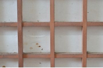 アンティーク建具　希少デザイン　上手物　上質な和モダン空間を演出してくれる厚手で背の高い狐格子(升目格子)の障子戸4枚セット(きつね格子、マス目格子、引き戸、格子戸)(R-080470)