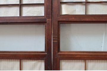 アンティーク建具　風情のある佇まいが魅力的な裏障子付き格子戸4枚セット(引き戸、障子戸、ガラス帯戸)(R-080483)