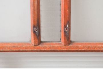 アンティーク建具　明るい木色が空間のアクセントになるレトロなガラス扉1枚(木製扉、ドア)(R-080486)