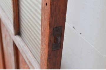 アンティーク建具　明るい木色が空間のアクセントになるレトロなガラス扉1枚(木製扉、ドア)(R-080486)