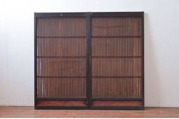 アンティーク建具　上手物!!　欅(ケヤキ)材と檜(ヒノキ)材　上品な和の雰囲気漂う格子戸2枚セット(引き戸、窓)(R-080488)