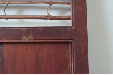 アンティーク建具　杉材一枚板　個性が光る凝ったデザインの板戸2枚セット(窓、引き戸)(R-080490)