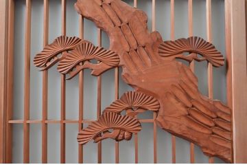 ビンテージ建具　片面ガラス　鶴と松の彫刻が立派で雅やかな書院戸4枚セット(ガラス戸、引き戸、窓、ヴィンテージ)(R-080493)