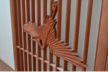 ビンテージ建具　片面ガラス　鶴と松の彫刻が立派で雅やかな書院戸4枚セット(ガラス戸、引き戸、窓、ヴィンテージ)(R-080493)