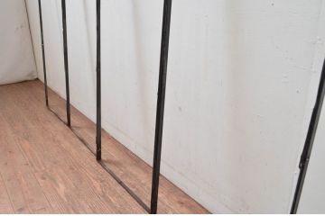 中古　建具　特注品　フルール・ド・リスモチーフが上品なアイアン(鉄製)フェンス4枚セット(面格子、鉄扉、フェンス)(R-080503)