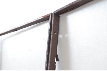 中古　建具　特注品　フルール・ド・リスモチーフが上品なアイアン(鉄製)フェンス4枚セット(面格子、鉄扉、フェンス)(R-080504)