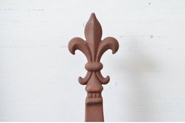 中古　建具　特注品　フルール・ド・リスモチーフが上品なアイアン(鉄製)フェンス4枚セット(面格子、鉄扉、フェンス)(R-080504)
