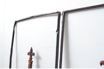 中古　建具　特注品　フルール・ド・リスモチーフが上品なアイアン(鉄製)フェンス4枚セット(面格子、鉄扉、フェンス)(R-080504)