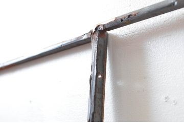 中古　建具　特注品　フルール・ド・リスモチーフが上品なアイアン(鉄製)フェンス3枚セット(面格子、鉄扉、フェンス)(R-080505)