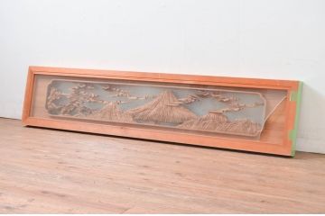 ビンテージ建具　特注品!!　両面ガラス　松に富士山　立派な彫刻が見事な分厚いフレームの彫刻欄間1枚(明り取り、明かり取り、ランマ、ヴィンテージ)(R-080506)