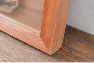 ビンテージ建具　特注品!!　両面ガラス　松に富士山　立派な彫刻が見事な分厚いフレームの彫刻欄間1枚(明り取り、明かり取り、ランマ、ヴィンテージ)(R-080506)