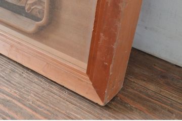 ビンテージ建具　特注品!!　両面ガラス　松の木と風情ある風景の彫刻が見事な分厚いフレームの彫刻欄間1枚(明り取り、明かり取り、ランマ、ヴィンテージ)(R-080507)