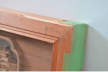 ビンテージ建具　特注品!!　両面ガラス　松の木と風情ある風景の彫刻が見事な分厚いフレームの彫刻欄間1枚(明り取り、明かり取り、ランマ、ヴィンテージ)(R-080507)