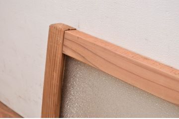アンティーク建具　経年を感じさせる古い木味が魅力の明かり取り1枚(明り取り、ガラス戸)(R-080508)