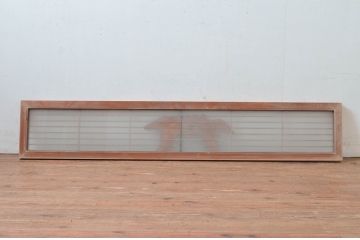 ビンテージ建具　片面ガラス　和の雰囲気溢れる!松の彫刻入りが魅力のガラス欄間1枚(格子欄間、筬欄間、オサランマ、明り取り、明かり取り、ヴィンテージ)(R-080509)