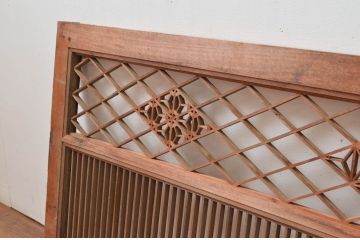 アンティーク建具　細かなデザインが魅力的な組子入り格子欄間1枚(明り取り、明かり取り、格子欄間、ランマ)(R-080512)