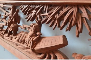 ビンテージ建具　井波彫刻　縁起の良い七福神の図柄が存在感を放つ両面彫刻欄間2枚セット(明かり取り、明り取り、ランマ、ヴィンテージ)(R-080516)