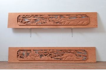 ビンテージ建具　杉材　職人技が光る!細部まで施された彫刻が目を惹く欄間2枚セット(明り取り、明かり取り、ランマ、ヴィンテージ)(R-080518)