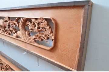 ビンテージ建具　杉材　松　鶴　職人技が光る!細部まで施された彫刻が目を惹く欄間2枚セット(明り取り、明かり取り、ランマ、ヴィンテージ)(R-080519)