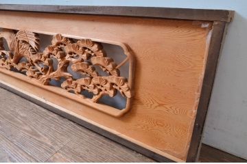 ビンテージ建具　杉材　松　鶴　職人技が光る!細部まで施された彫刻が目を惹く欄間2枚セット(明り取り、明かり取り、ランマ、ヴィンテージ)(R-080519)