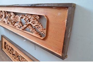 ビンテージ建具　杉材　松　鶴　職人技が光る!細部まで施された彫刻が目を惹く欄間2枚セット(明り取り、明かり取り、ランマ、ヴィンテージ)(R-080519)