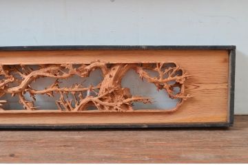 ビンテージ建具　杉材　躍動感あふれる松竹梅の彫りが目を惹く彫刻欄間2枚セット(明り取り、明かり取り、ランマ、ヴィンテージ)(R-080520)