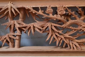 ビンテージ建具　杉材　躍動感あふれる松竹梅の彫りが目を惹く彫刻欄間2枚セット(明り取り、明かり取り、ランマ、ヴィンテージ)(R-080520)