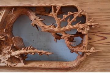 ビンテージ建具　杉材　躍動感あふれる松竹梅の彫りが目を惹く彫刻欄間2枚セット(明り取り、明かり取り、ランマ、ヴィンテージ)(R-080520)