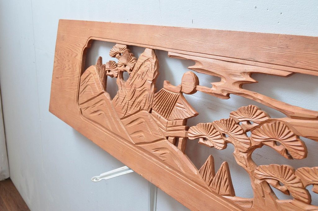 ヴィンテージ建具　昭和後期　杉材　松と山並み風景の彫刻欄間2枚セット　(R-080521)