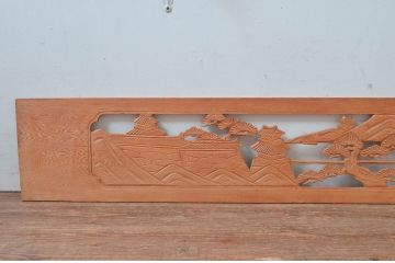 ヴィンテージ建具　昭和後期　杉材　松と山並み風景の彫刻欄間2枚セット　(R-080521)
