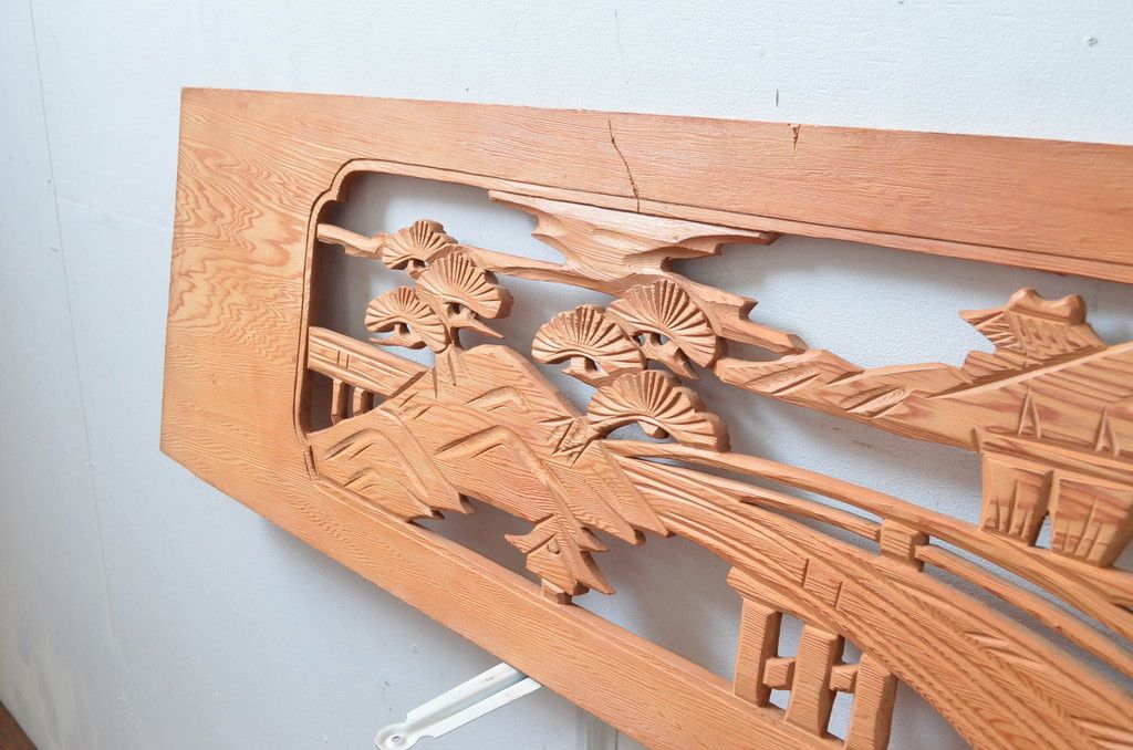 ヴィンテージ建具　昭和後期　杉材　松と山並み風景の彫刻欄間2枚セット　(R-080521)