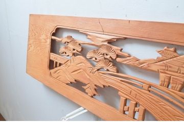 ヴィンテージ建具　昭和後期　杉材　松と山並み風景の彫刻欄間2枚セット　(R-080521)