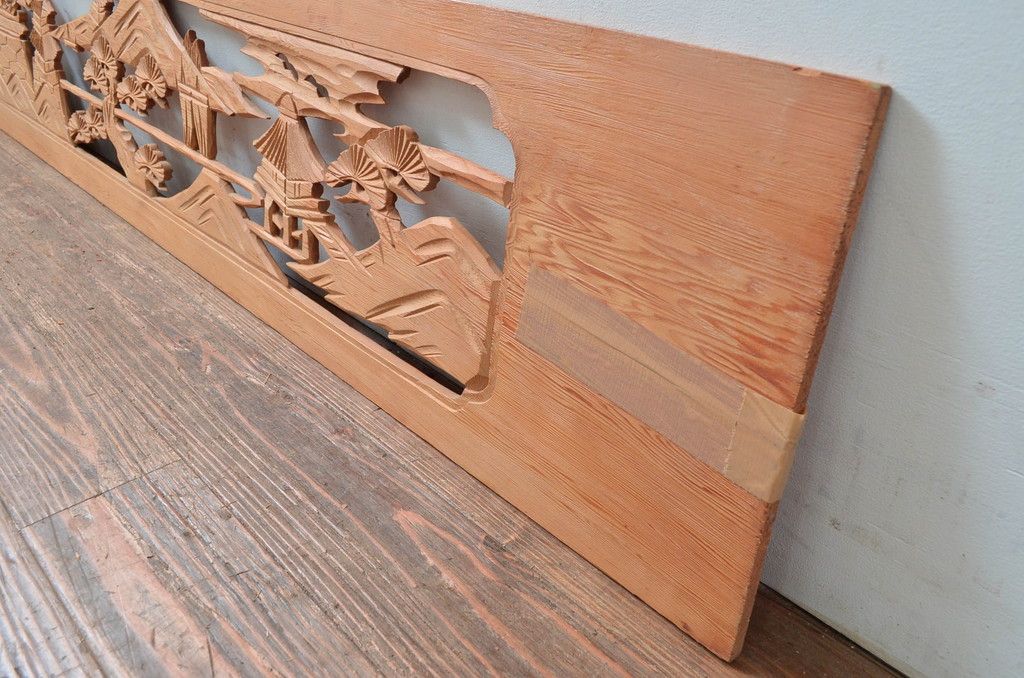 ヴィンテージ建具　昭和後期　杉材　松と山並み風景の彫刻欄間2枚セット　(R-080521)