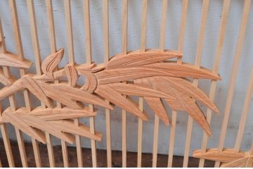 ビンテージ建具　松竹梅の彫刻が入った縁起の良い筬欄間2枚セット(格子欄間、明かり取り、明り取り、オサランマ、おさらんま、ヴィンテージ)(R-080522)