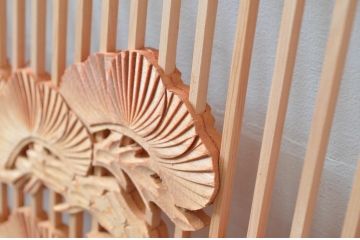 ビンテージ建具　松竹梅の彫刻が入った縁起の良い筬欄間2枚セット(格子欄間、明かり取り、明り取り、オサランマ、おさらんま、ヴィンテージ)(R-080522)